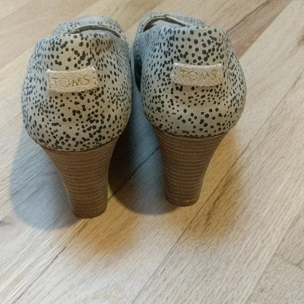Toms Peep Toe Wedge Sandals, Size 6